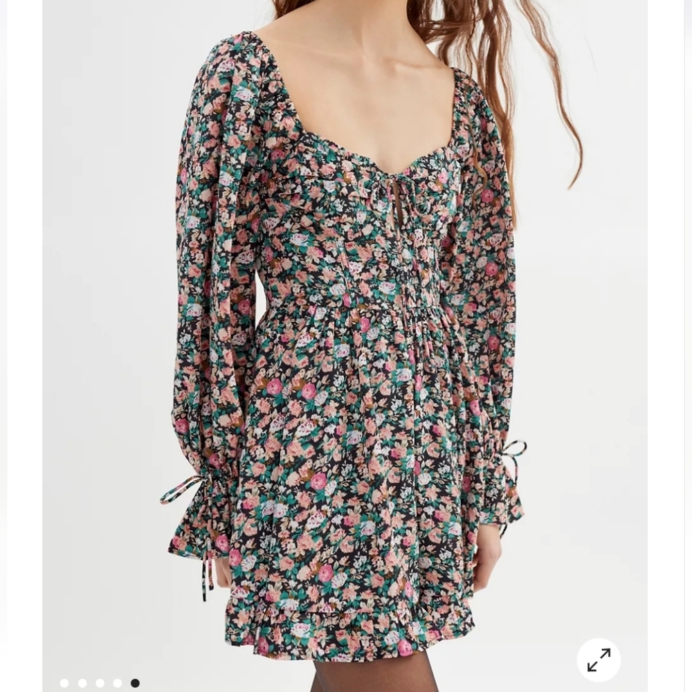 Urban Outfitters Kiss The Sky Floral Long Sleeve Romper Size Large